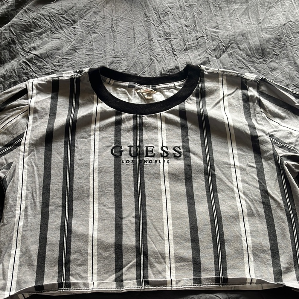Women’s guess shirt